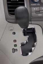 Toyota Sienna LE 2010 года